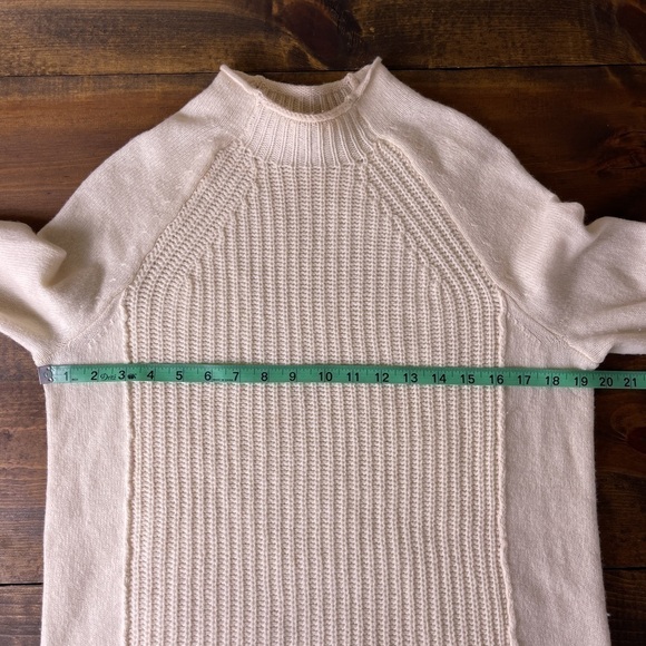 J. Crew Mockneck Tunic Sweater Cream Fine Wool Women's Small Mixed Fabric H4391 - Picture 7 of 9